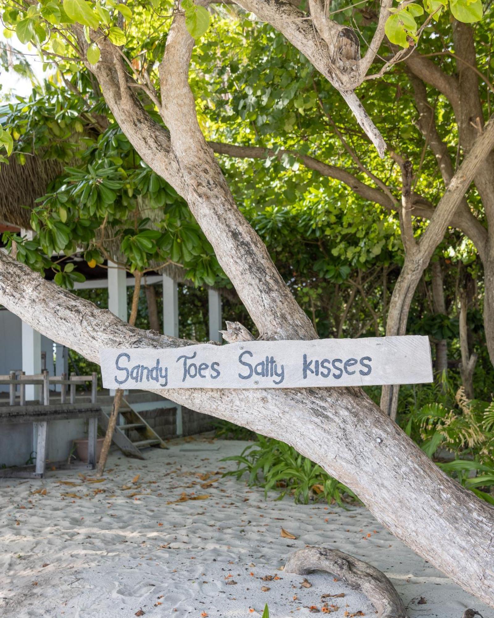 Kamadhoo Inn Екстериор снимка
